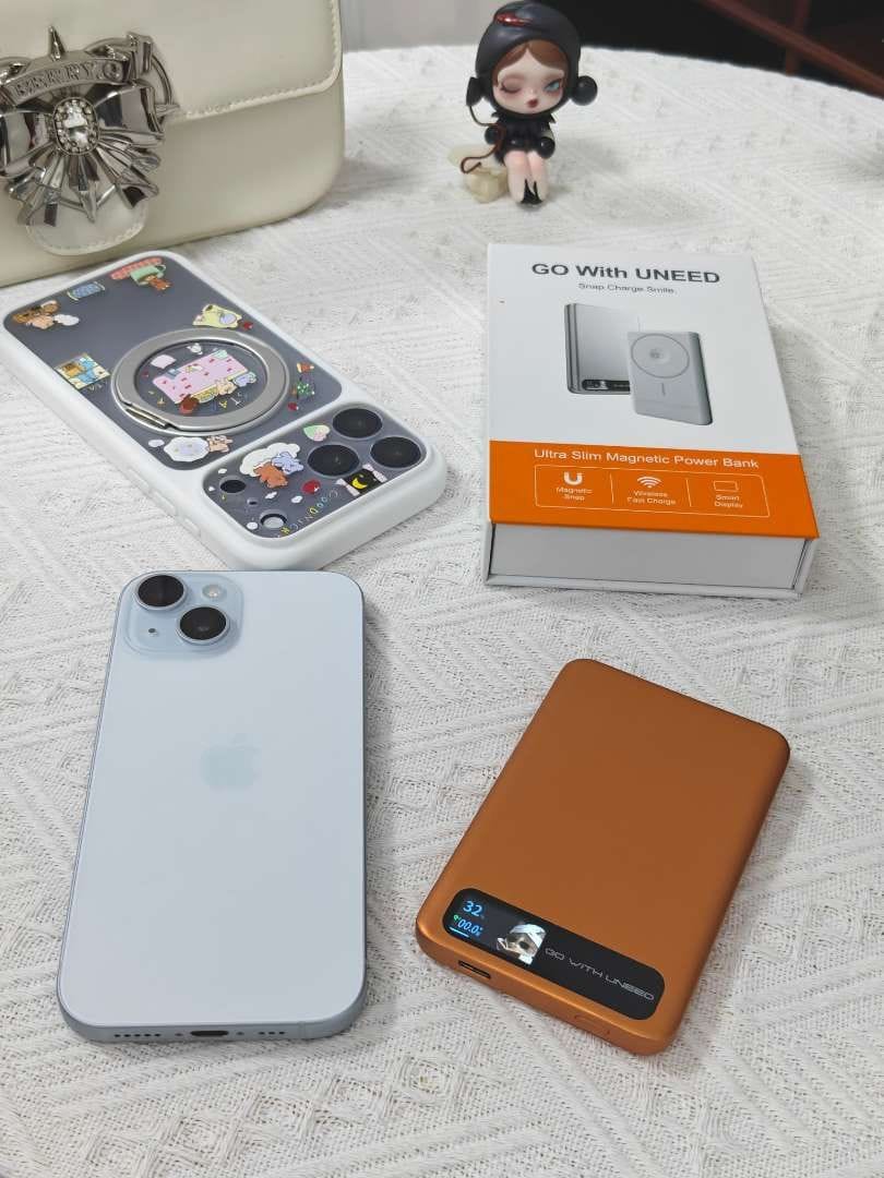 Customer photo review of Smart LED Cat Screen Wireless Powerbank