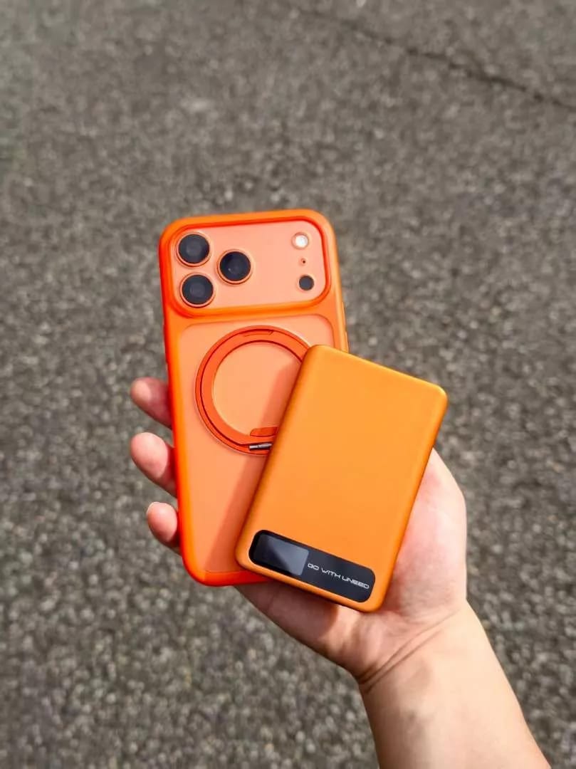 Customer photo review of Smart LED Cat Screen Wireless Powerbank