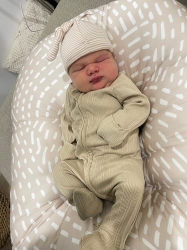 Customer photo review of Cushii Baby Lounger Wanderlust - Oatmilk