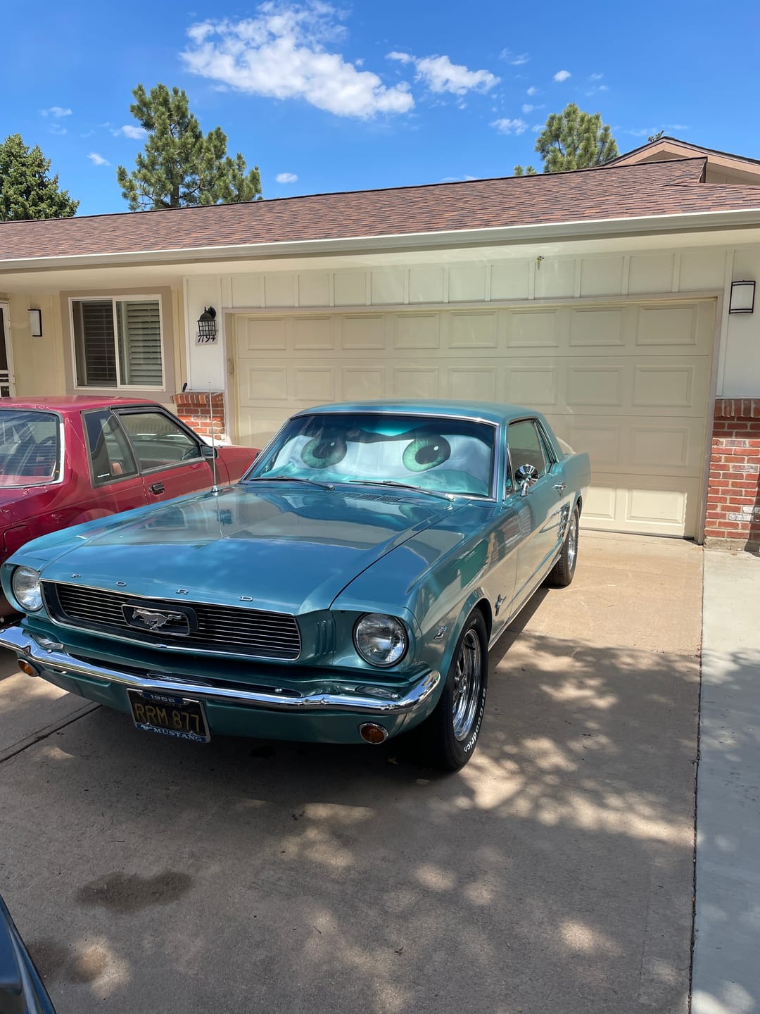 Customer photo review of Gearhumans Custom Car Auto Sunshade Flo