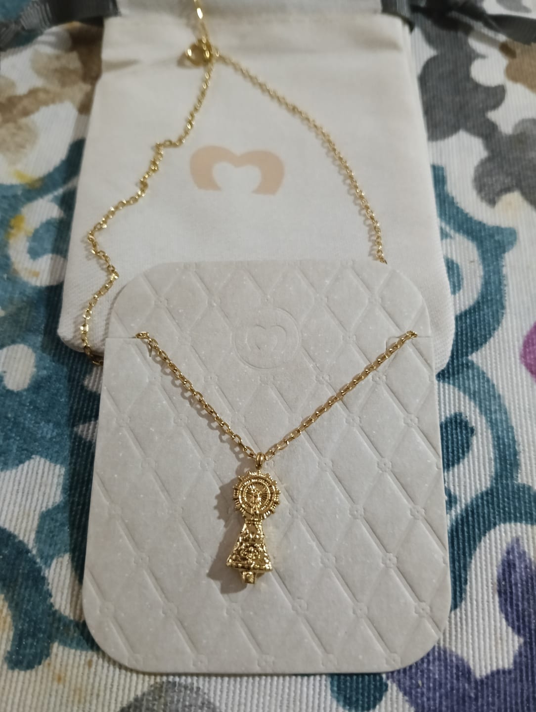 Customer photo review of Collar Virgen del Pilar