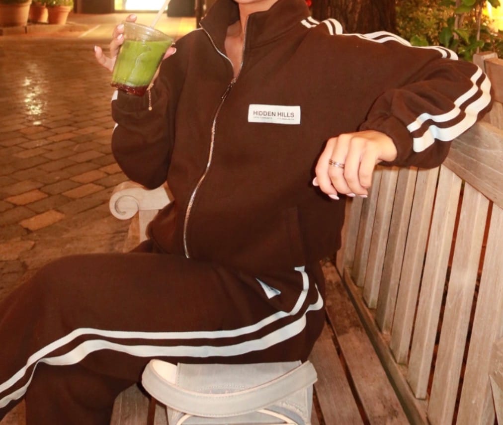 Customer photo review of STRIPED STRAIGHT LEG SWEATPANTS DARK BROWN/LIGHT BLUE