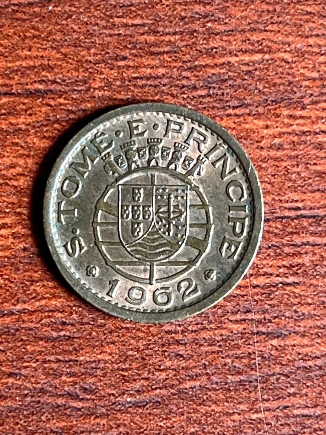 Customer photo review of Sao Tome and Principe | 10 Centavos Coin | Bronze | Coat of Arms | Km:15 | 1962