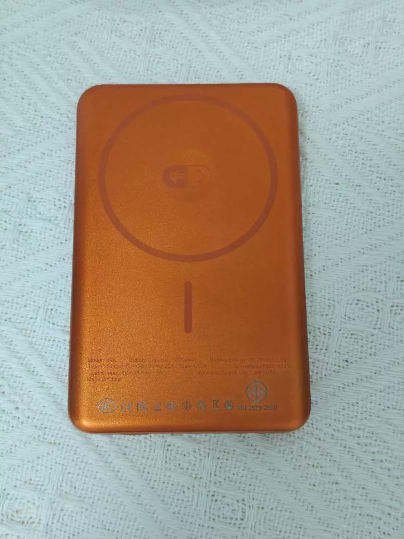 Customer photo review of Smart LED Cat Screen Wireless Powerbank
