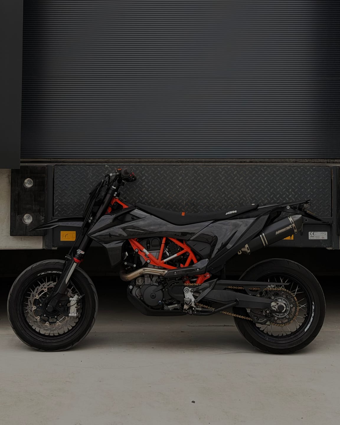 Customer photo review of SHADE - KTM SMC 690 Graphics kit