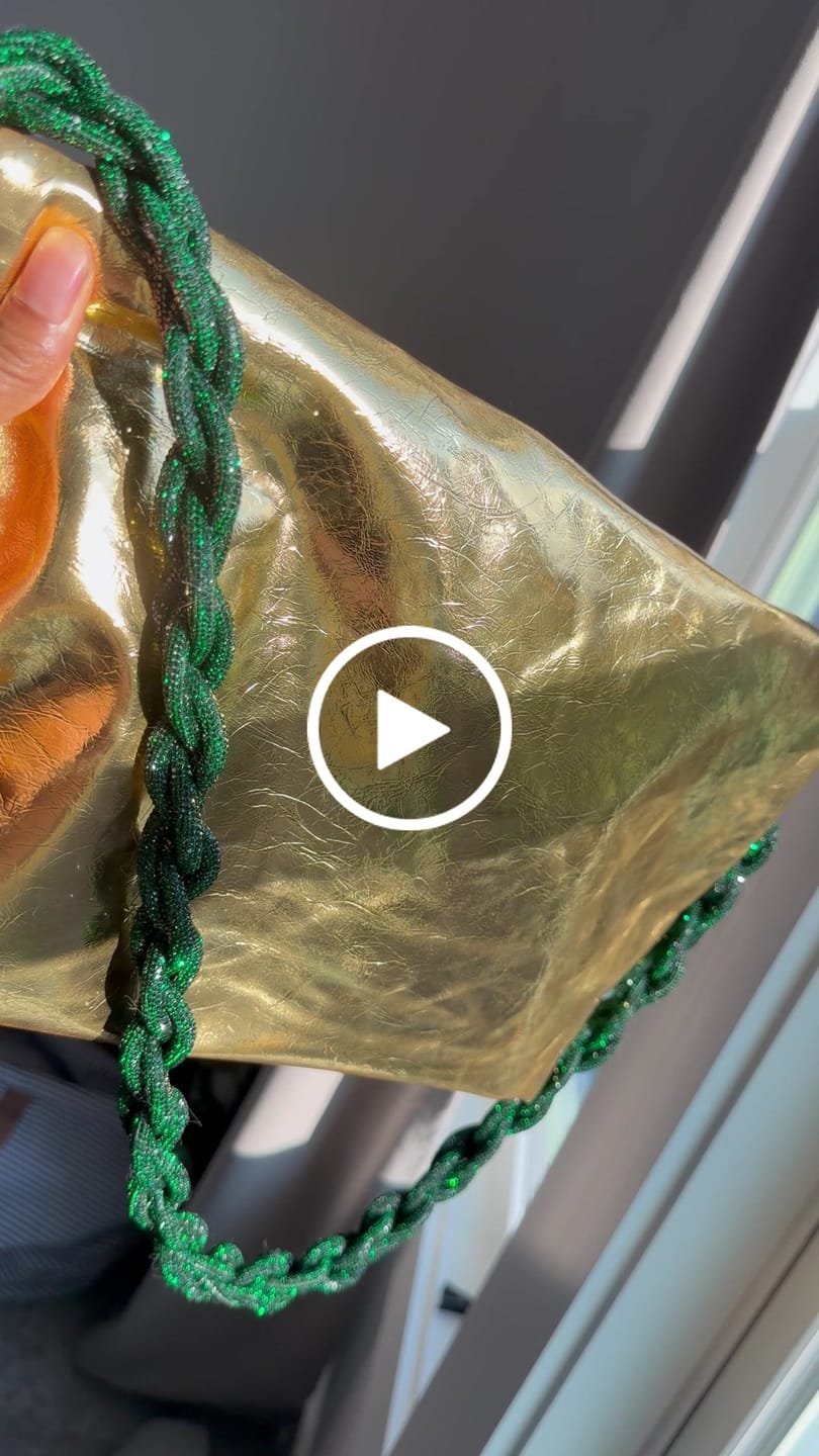 Customer video review of CHAIN STRAP - Emerald (LIMITED EDITION)