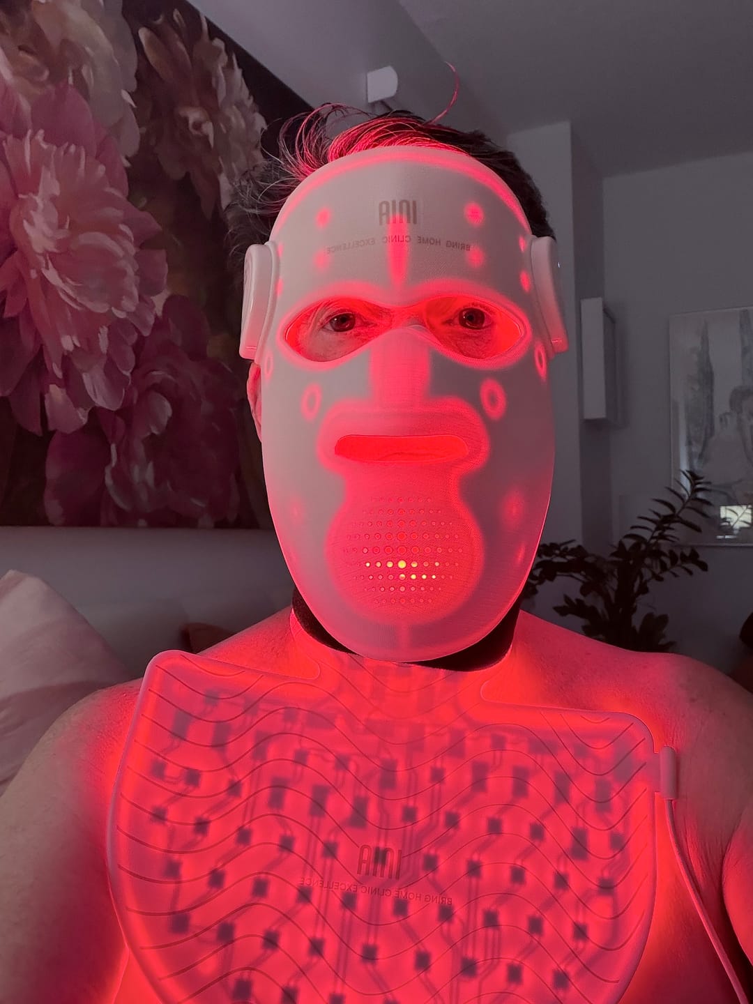 Customer photo review of INIA GLOW 4D Face & Neck Pro Kit