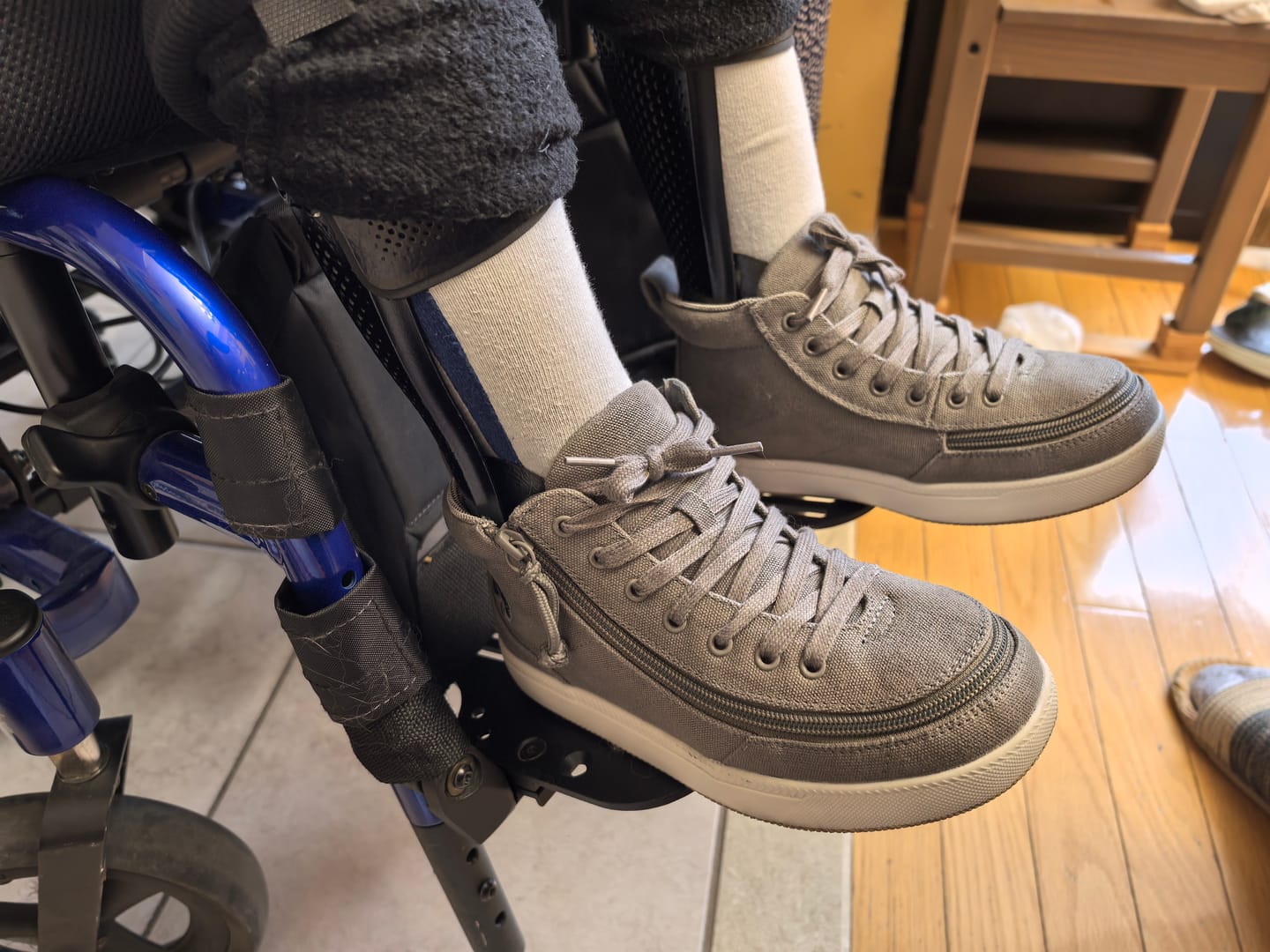 Customer photo review of Dark Grey BILLY Classic D|R II High Tops