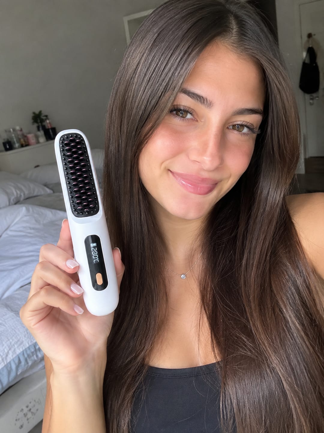 Customer photo review of Alora SilkBrush