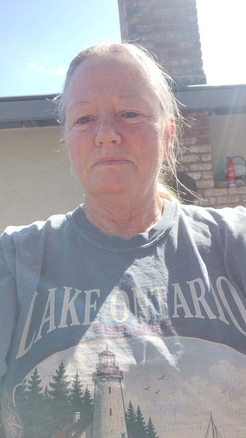 Customer photo review of Lake Ontario Retro 90's T-Shirt