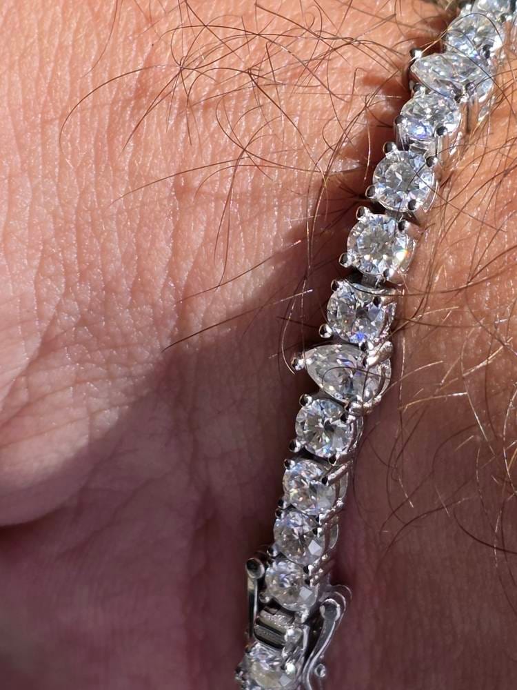 Customer photo review of 4MM Moissanite Diamond Tennis Bracelet Unisex