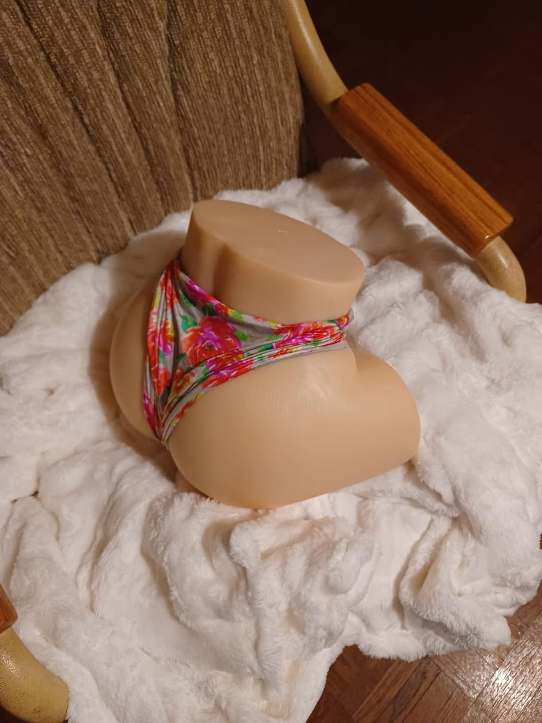 Customer photo review of Hipgaga 6.6lb/2.9kg Realistic Female Butt Doll - Portable TPE Sex Toy for Men with Fair or Tan Skin Tone, Lifelike Curves & Soft Touch