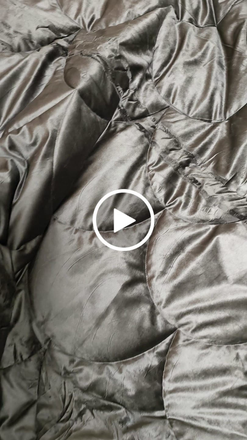 Customer video review of Y-NOT Velours Bettdecke Chocolate