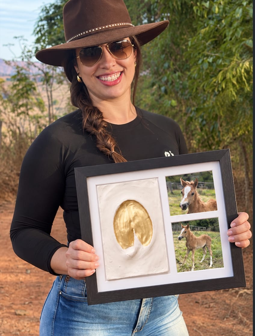 Customer photo review of Hoofmark™  Clay Hoofprint Frame