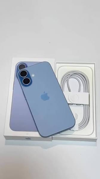 Customer photo review of IPhone 17 - Unlocked (Open Box)