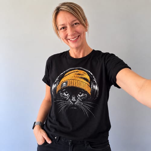 Hannelore M. wearing Bass Cat