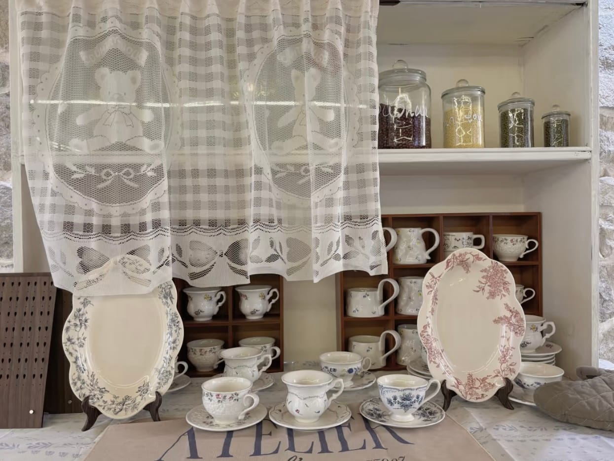 Customer photo review of Floral Petal Dinnerware