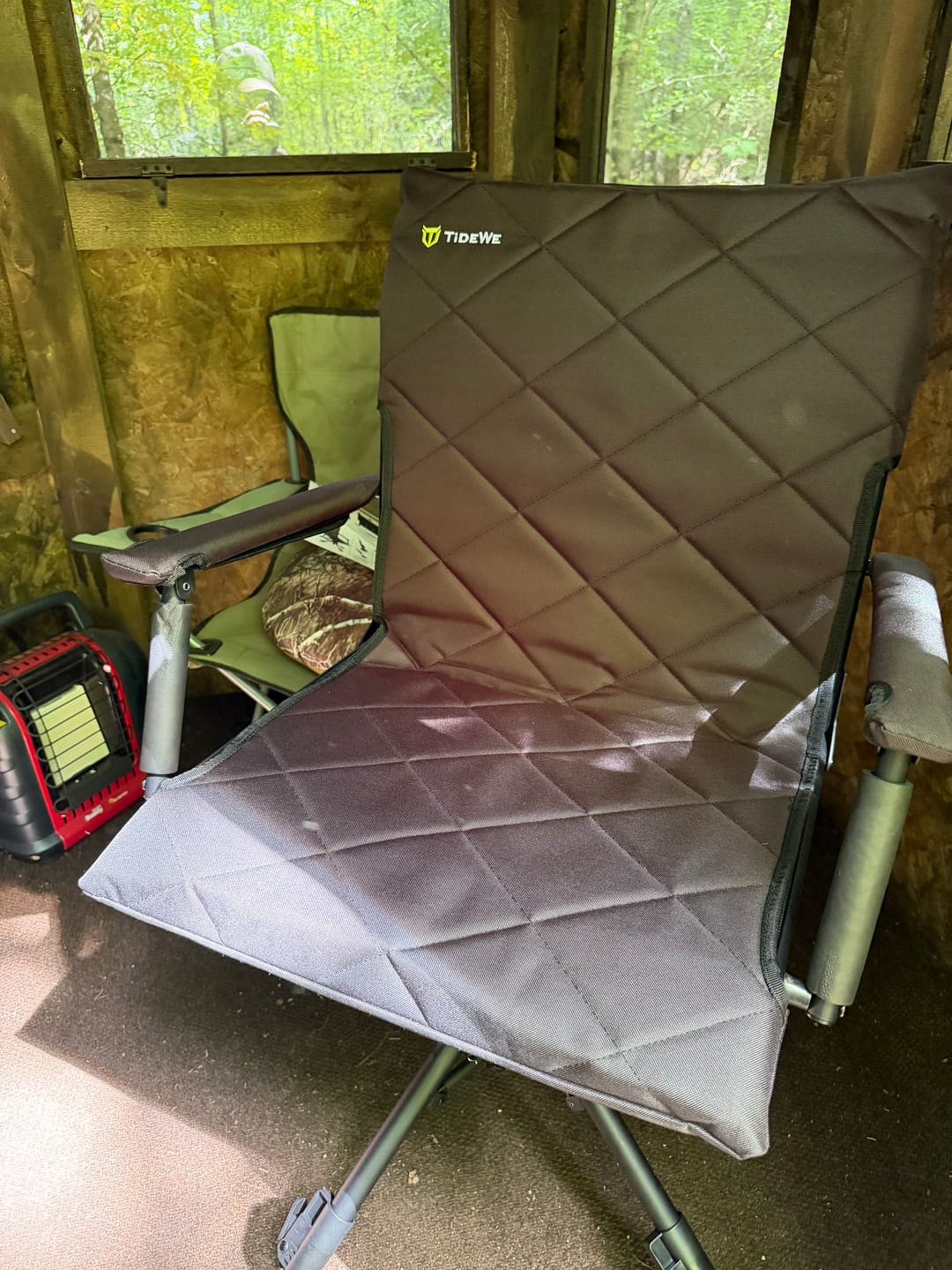 Customer photo review of Hunting Chair Adjustable Height 360°  Swivel Blind Chair With Armrests