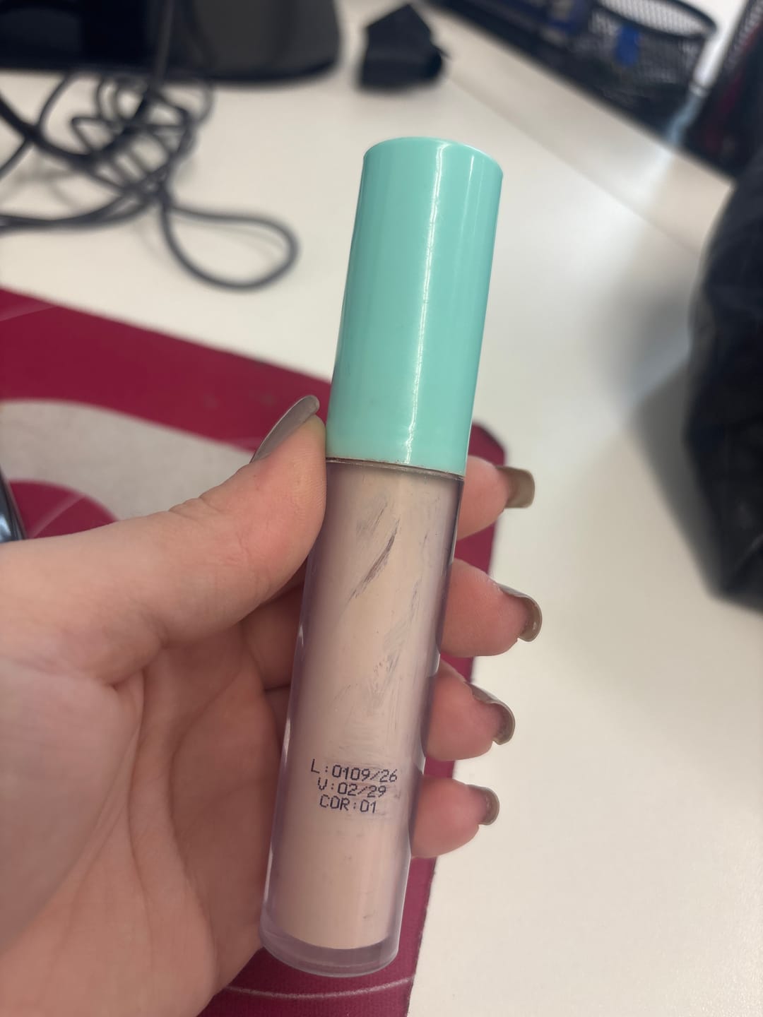 Customer photo review of Corretivo Líquido Matte - Vizzela