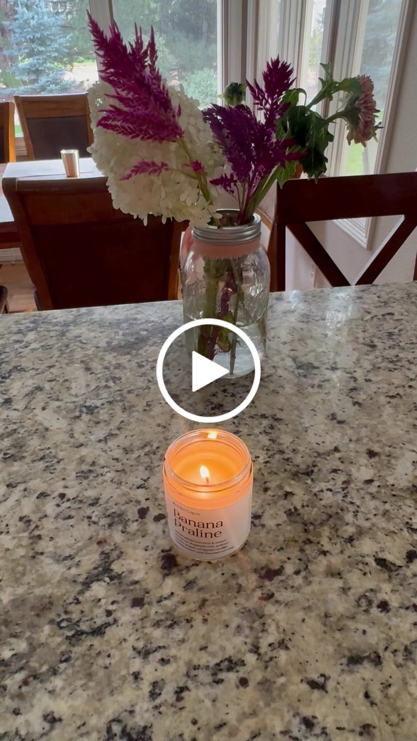 Customer video review of Banana Praline Candle