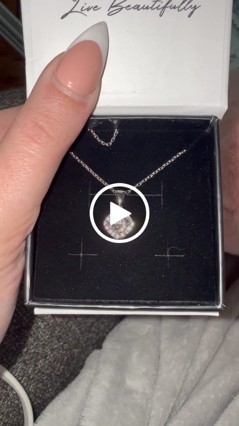 Customer video review of Celeste 18k White Gold Plated Pendant Necklace with Swarovski Crystals