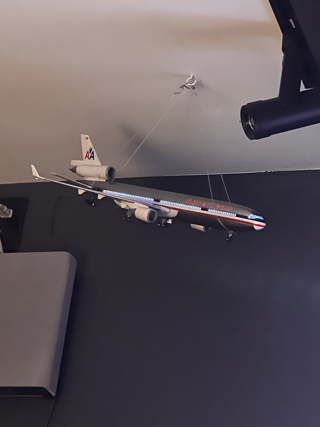Customer photo review of MD-11 American Airlines 1:130 – 47 cm / 18.5 in – ABS Resin – Optional LED Lights