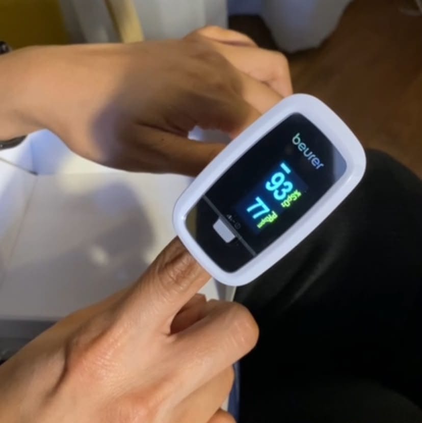 Customer photo review of Monitor portátil de saturación de oxígeno y frecuencia cardíaca PO30 | Marca Beurer