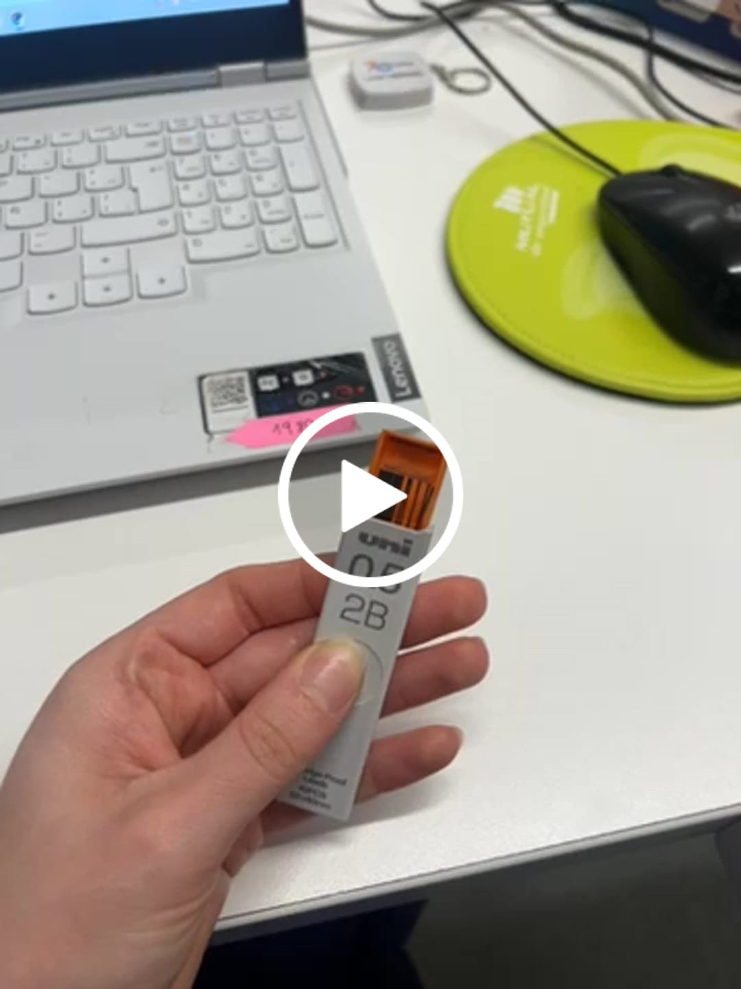 Customer video review of Uni Smudge Proof - Pack 40 Minas para Portaminas 0.5