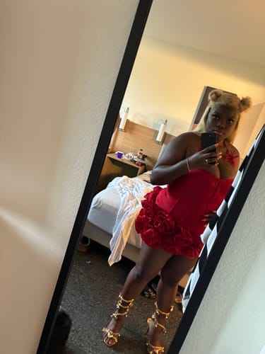 Customer photo review of Ravelle Rosette Skirt Set
