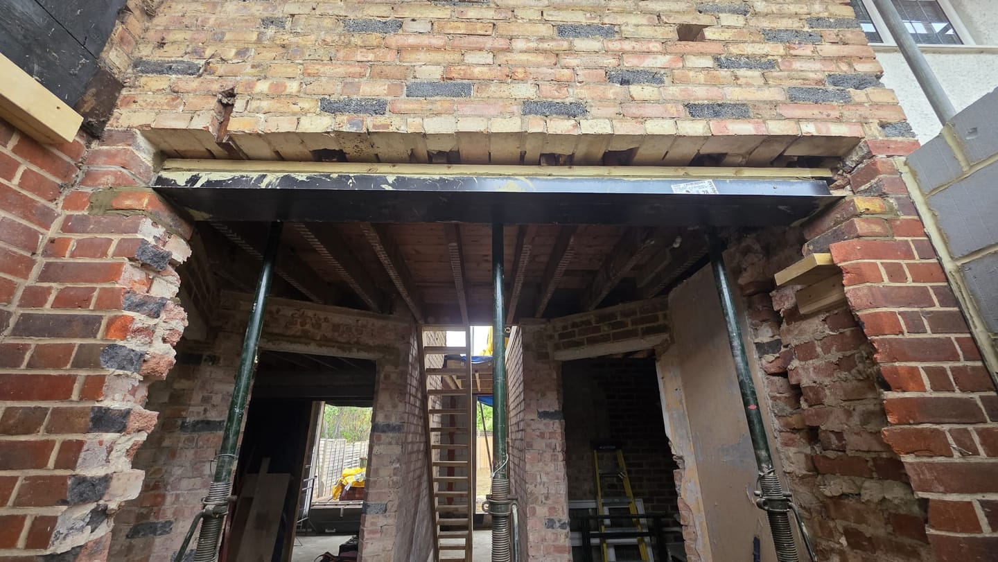 Customer photo review of Catnic CN71A 215mm Solid Wall Box Lintel
