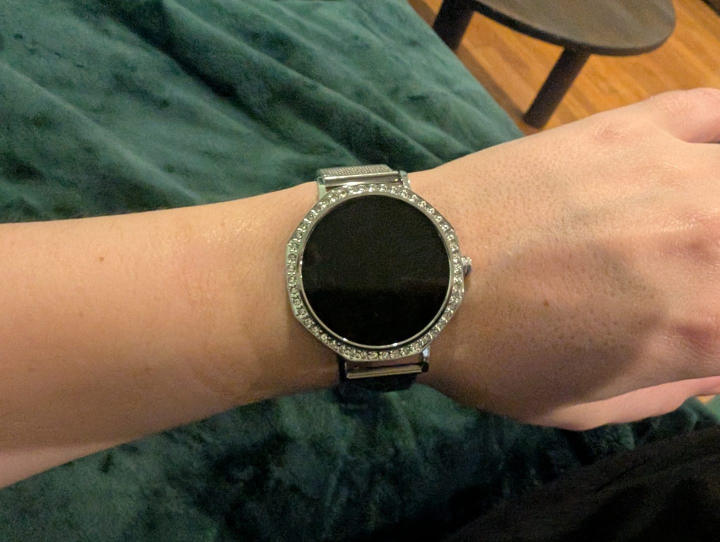 Customer photo review of NOVACCHI STELLARA – Women's AI Smartwatch with GPT Assistant