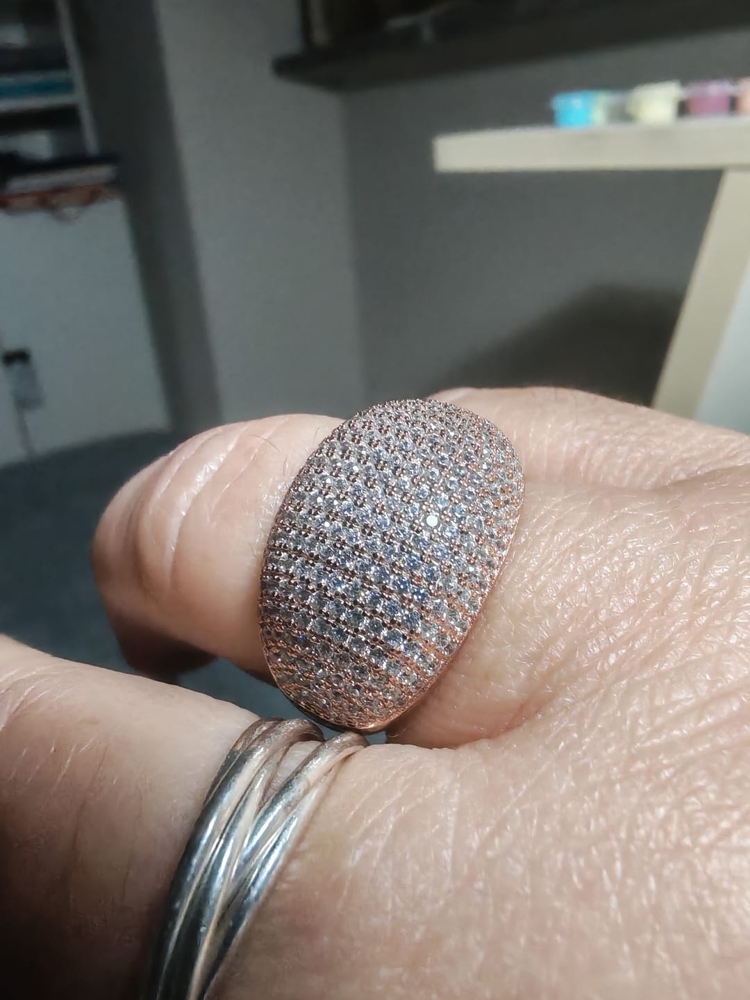 Customer photo review of Anello Bombato Pavé con Zirconi Bianchi