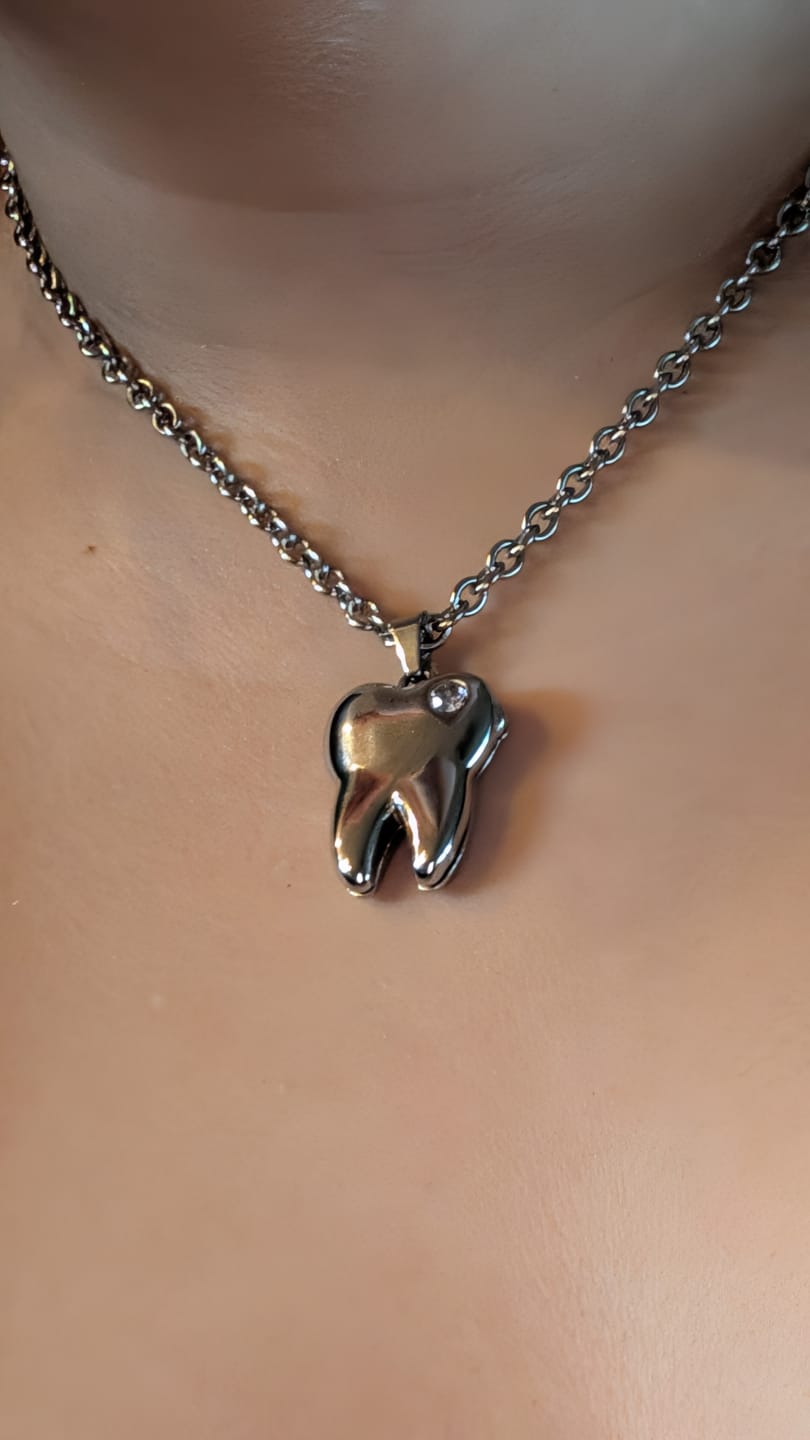 Customer photo review of Cavity Locket