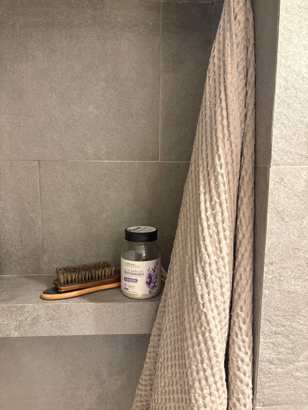 Customer photo review of Light Grey Linen & Cotton Honeycomb Waffle Towel