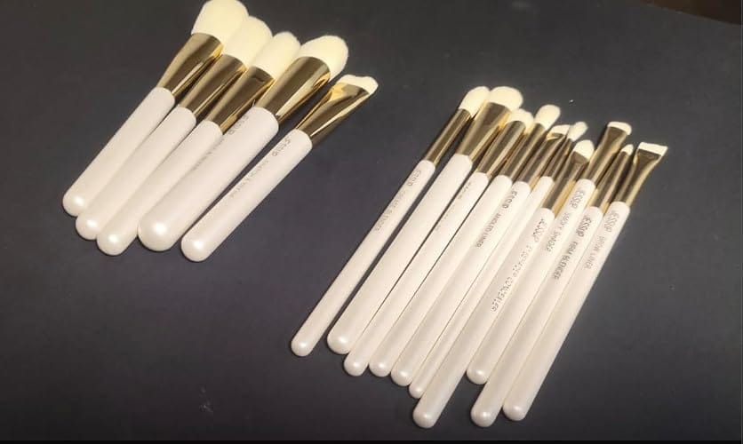Customer photo review of (Newest) White Shimmer Makeup Brush Collection