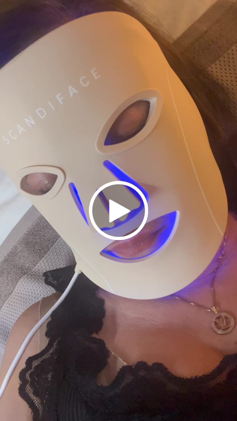 Customer video review of Skinboosting LED mask