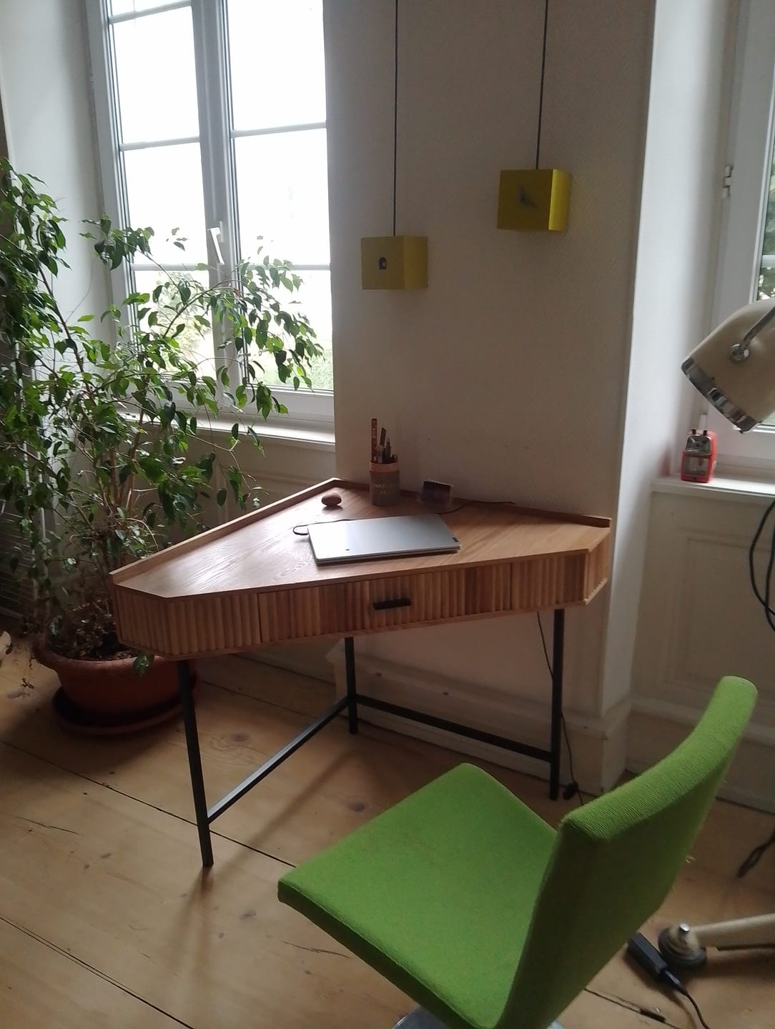 Customer photo review of SETO - Bureau d'angle en bois et métal 1 tiroir