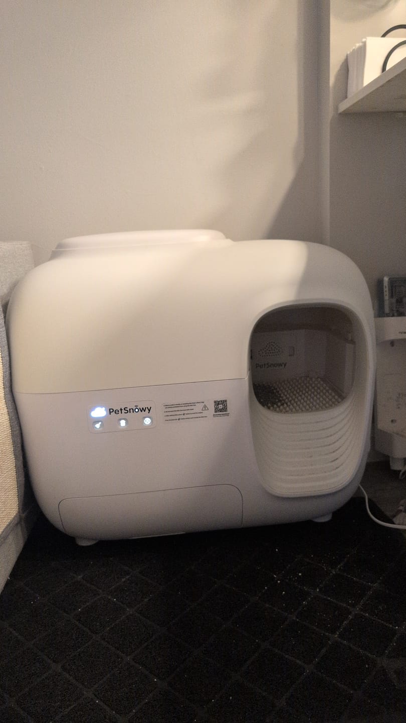 Customer photo review of Self-Cleaning Litter Box