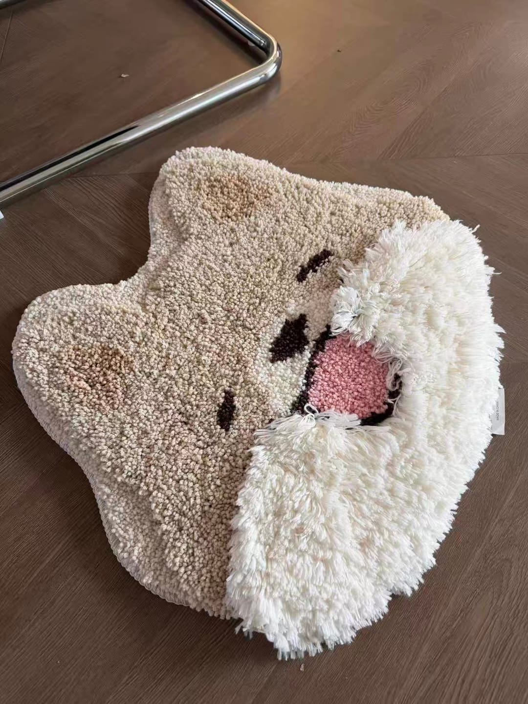 Customer photo review of Fluffy Cheek Corgi Rug