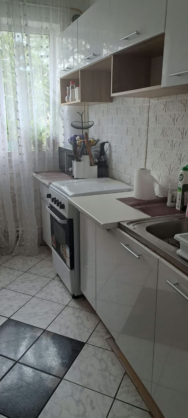 Customer photo review of Set bucatarie VIOLA, stejar sonoma/alb/alb lucios, PAL, 260 cm