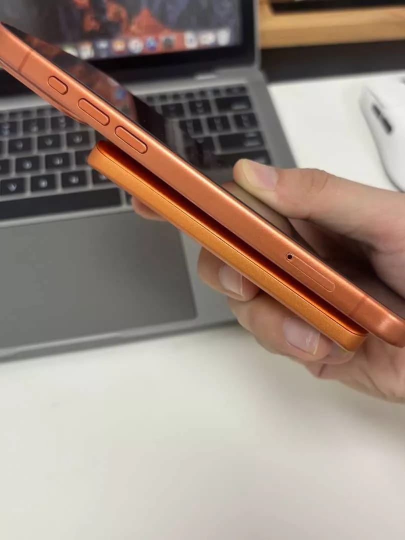 Customer photo review of Smart LED Cat Screen Wireless Powerbank