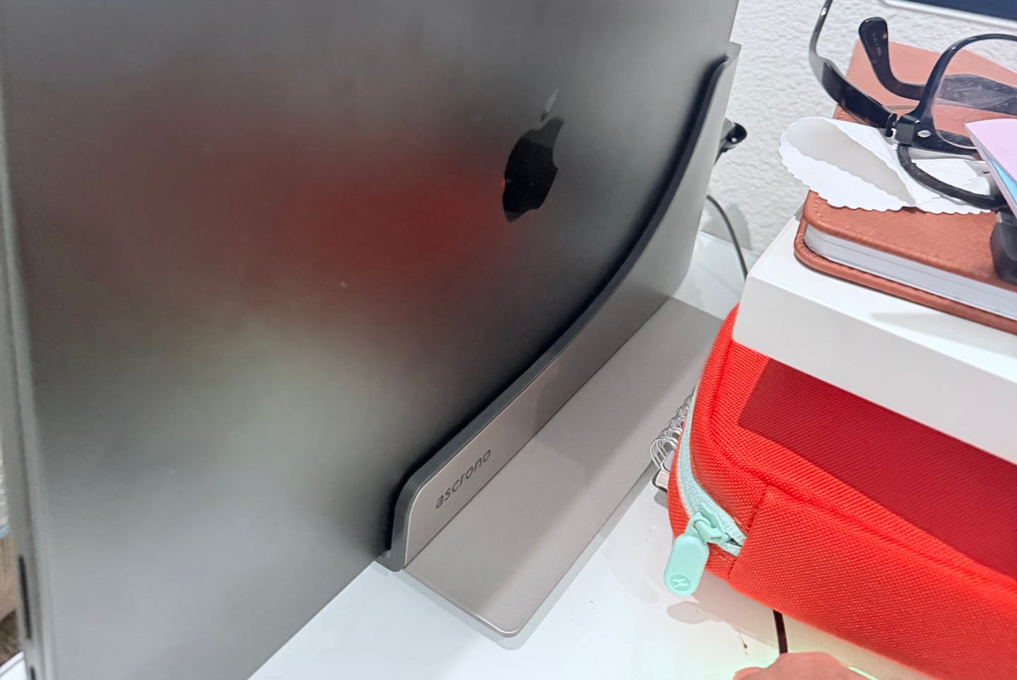 Customer photo review of Ascrono® MacBook Docking Station