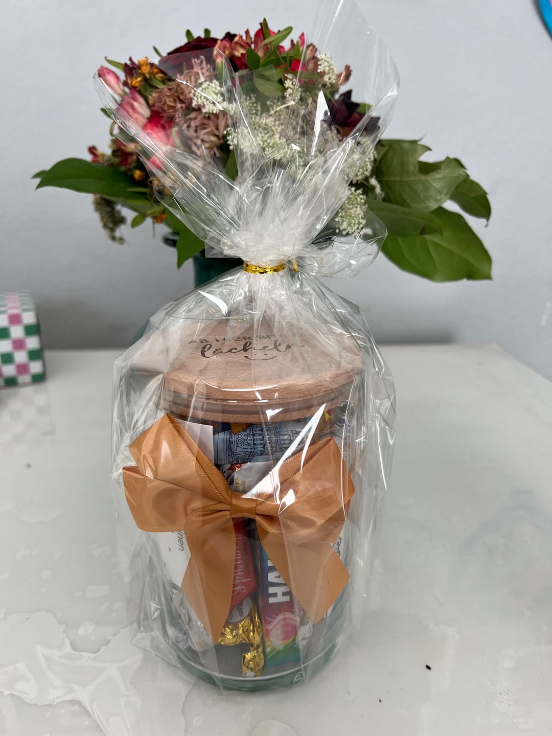 Customer photo review of Geschenk-Glas "ab hier bitte lächeln"