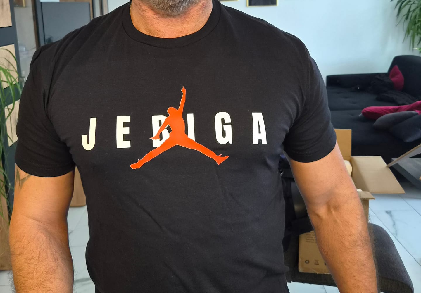 Customer photo review of Jebiga, Premium T-Shirt