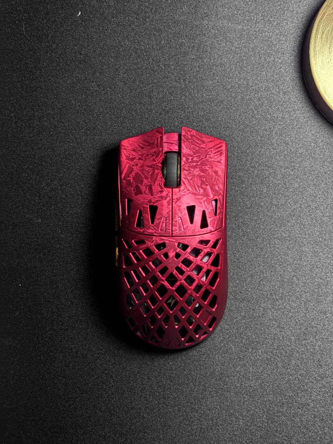 Customer photo review of ATK Blazing Sky Ghost Karbon Fiber Wireless Mouse