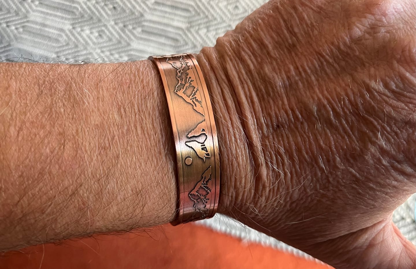 Customer photo review of Mens Copper Magnetic Bangle Bracelet Wolf New Design