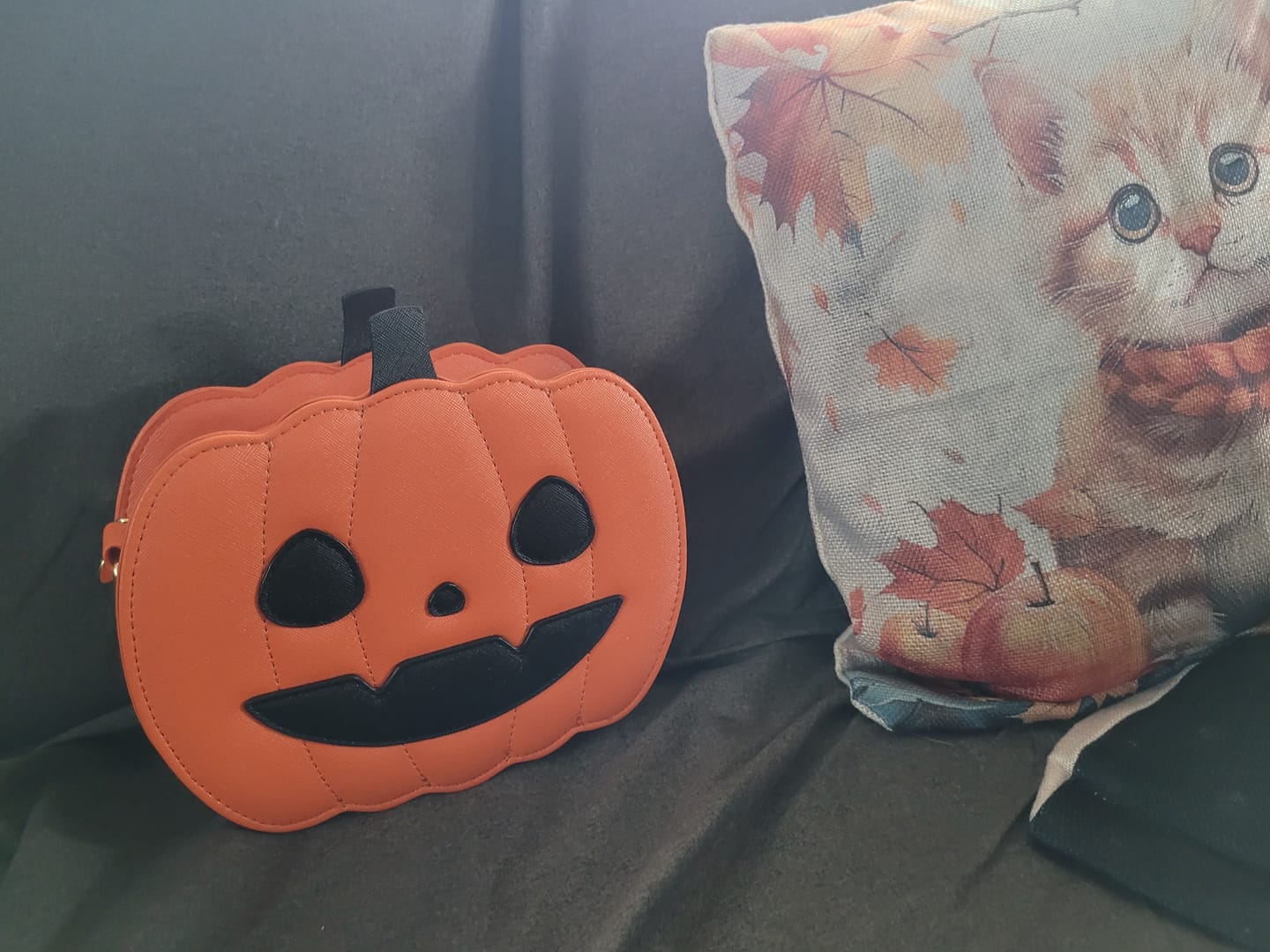 Customer photo review of Kürbis Handtasche aus Kunstleder – Orange mit Halloween Fratze