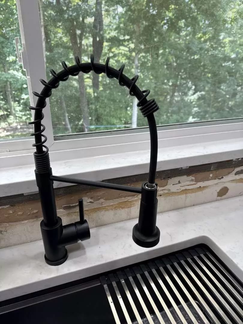 Customer photo review of Halmstad – Pull-Out Single-Handle Stainless Steel Kitchen Faucet