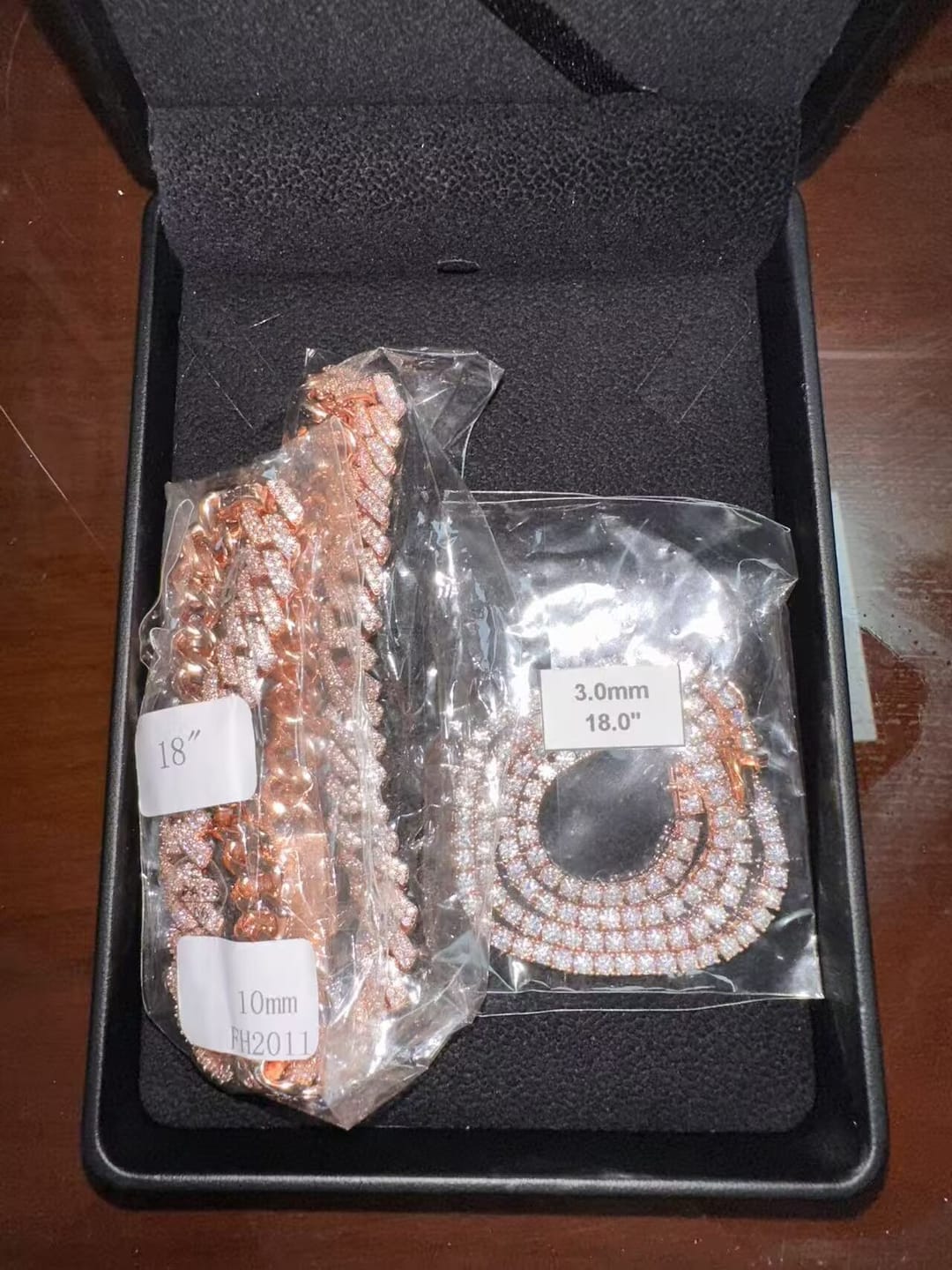 Customer photo review of 2mm 3mm 4mm 5mm 6.5mm Moissanite Tennis Necklace, 925 Silver Gold-Plated