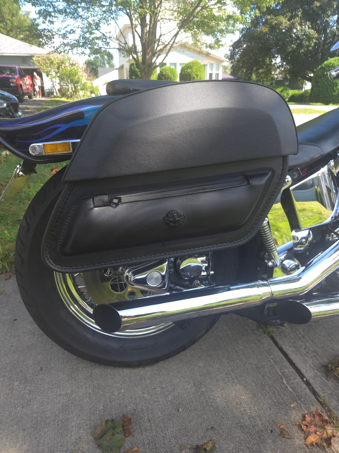 Customer photo review of 28L - Pantheon Medium Hard Mount Honda Shadow 600 VLX Leather Saddlebags